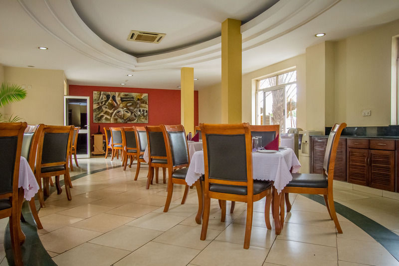 City Royal Resort Hotel Kyambogo  Εξωτερικό φωτογραφία