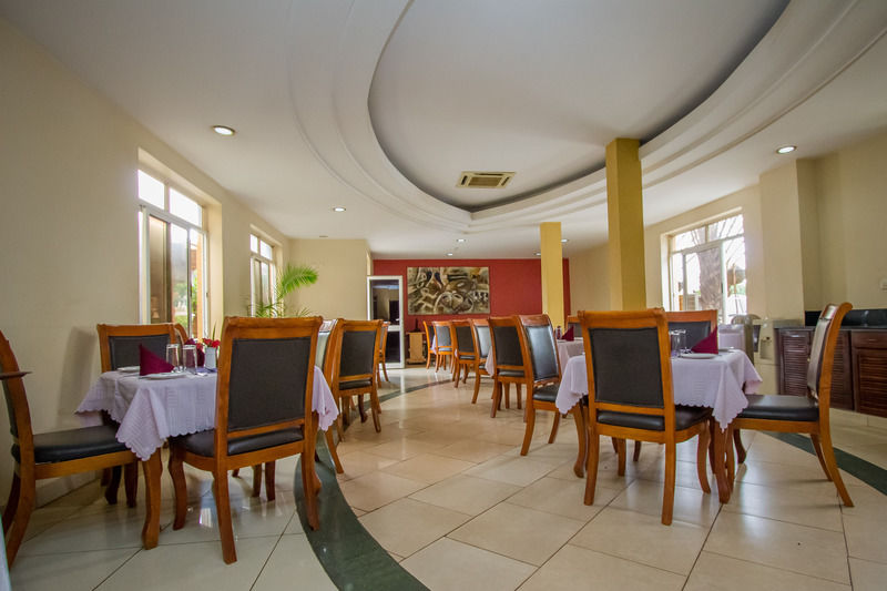 City Royal Resort Hotel Kyambogo  Εξωτερικό φωτογραφία