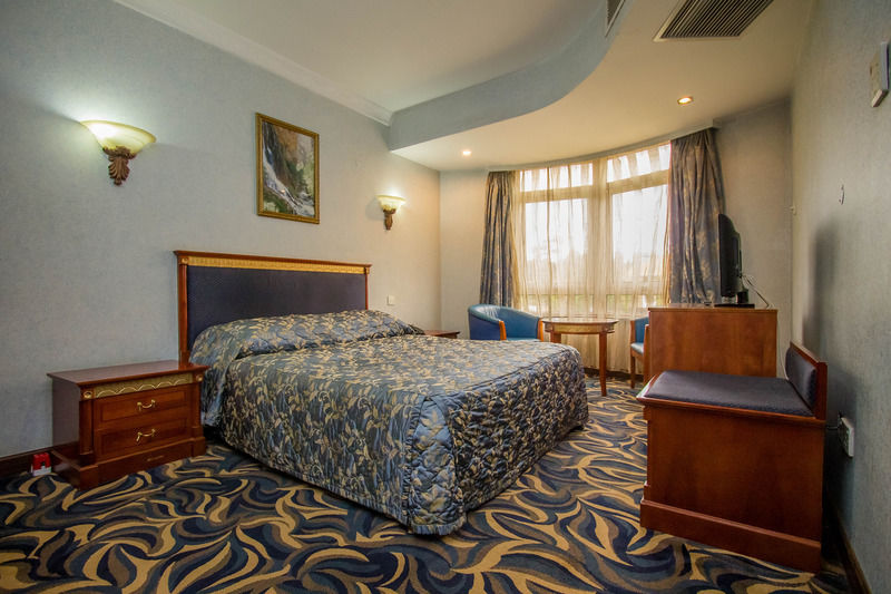 City Royal Resort Hotel Kyambogo  Εξωτερικό φωτογραφία