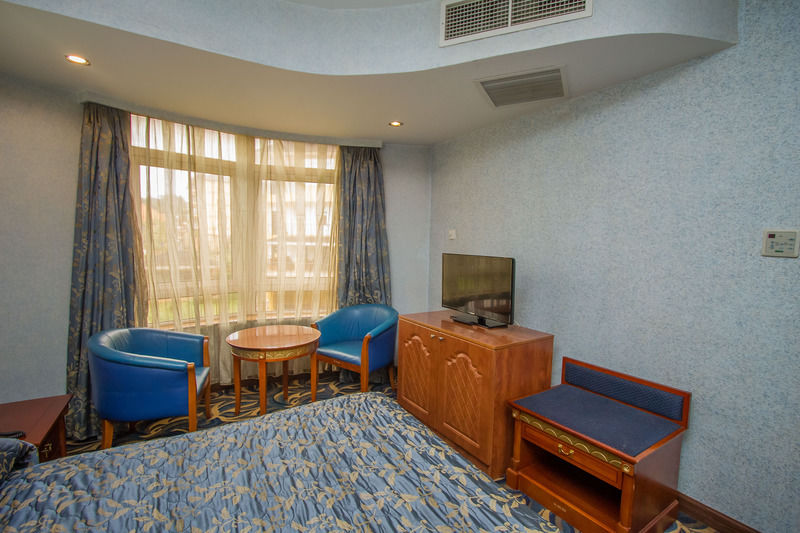 City Royal Resort Hotel Kyambogo  Εξωτερικό φωτογραφία