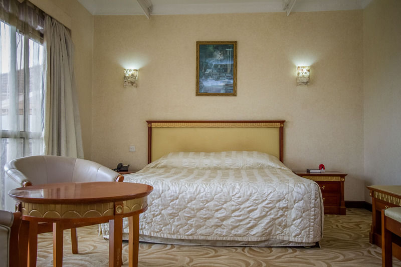City Royal Resort Hotel Kyambogo  Εξωτερικό φωτογραφία
