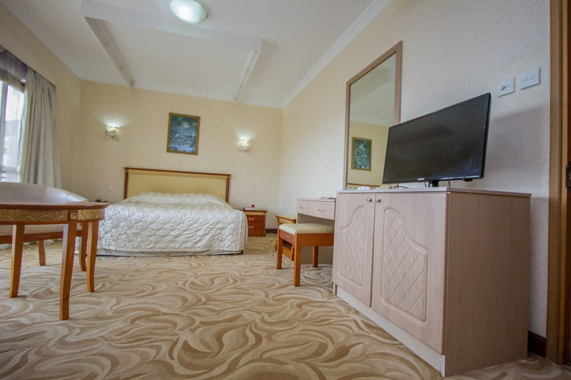 City Royal Resort Hotel Kyambogo  Εξωτερικό φωτογραφία