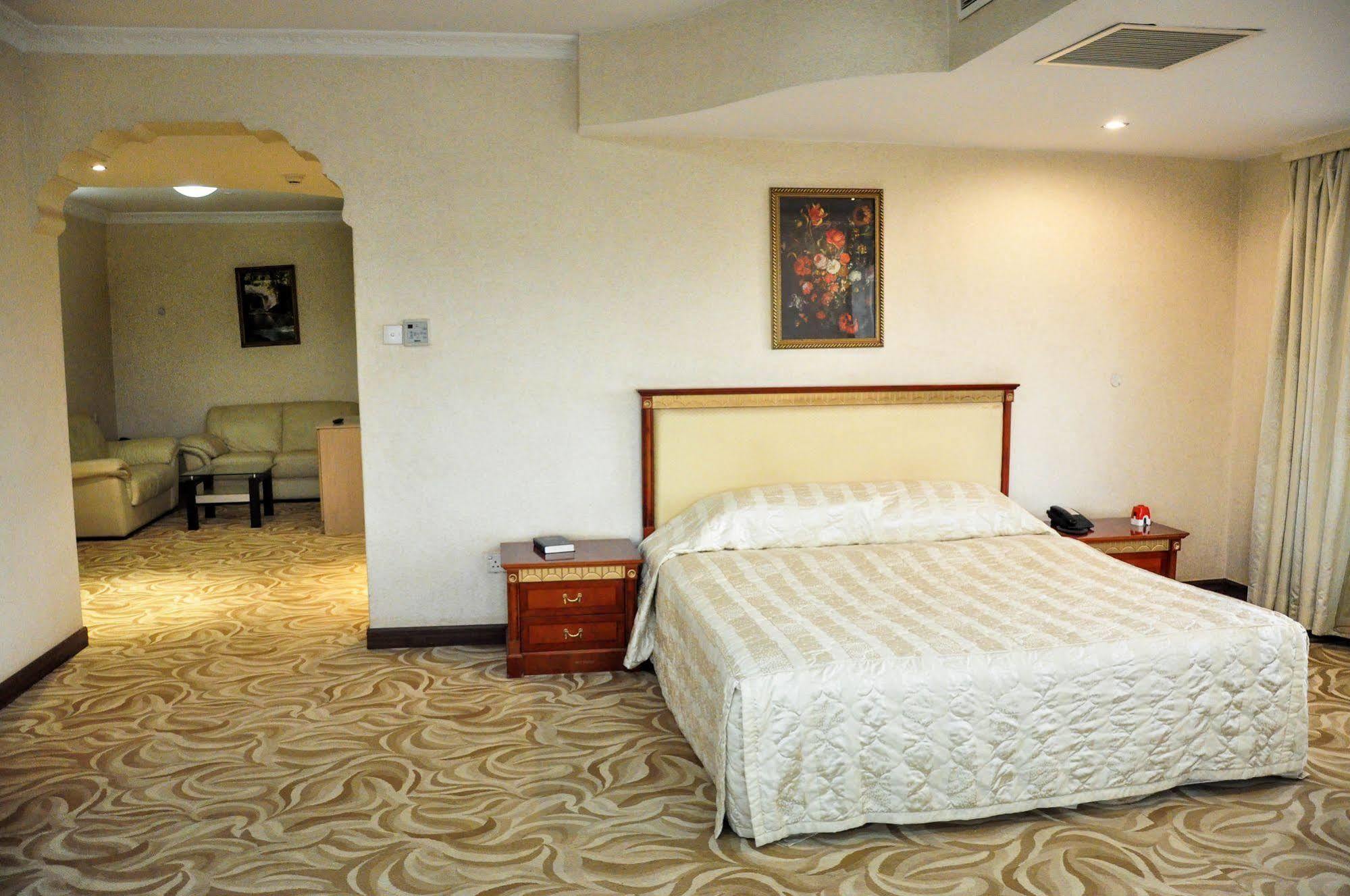 City Royal Resort Hotel Kyambogo  Εξωτερικό φωτογραφία