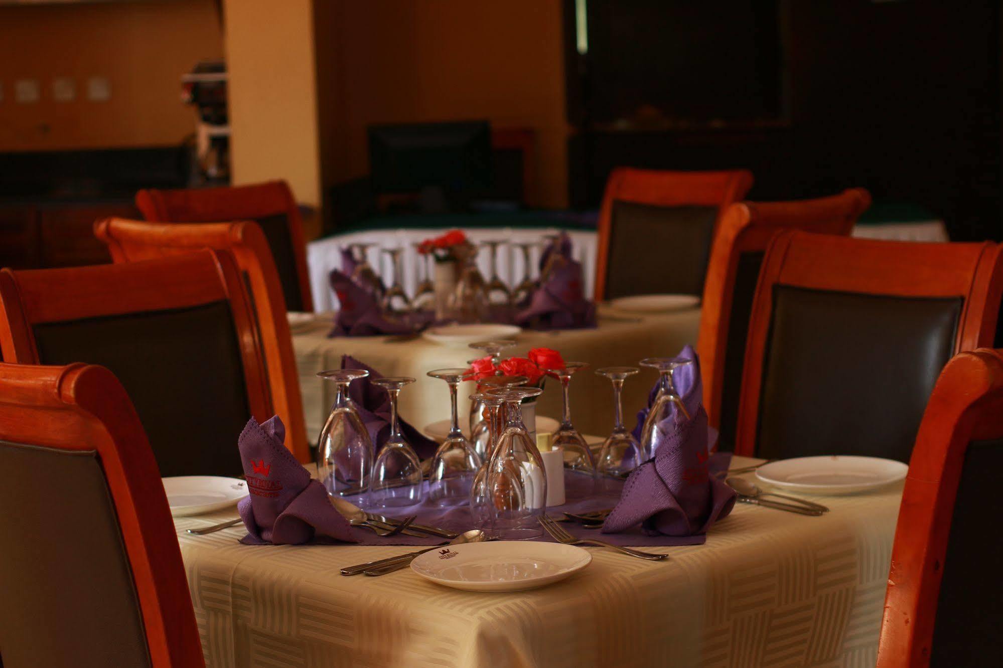City Royal Resort Hotel Kyambogo  Εξωτερικό φωτογραφία